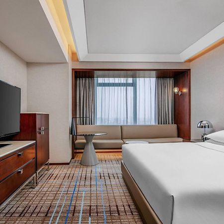 Renaissance Shanghai Zhongshan Park Hotel Exterior photo